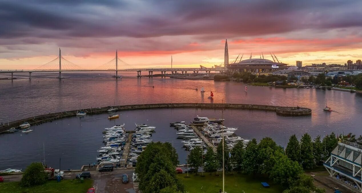 Коса петербург. Коса петербург. Коса петербург. Яхт клуб на петровском острове. Аня косичка.