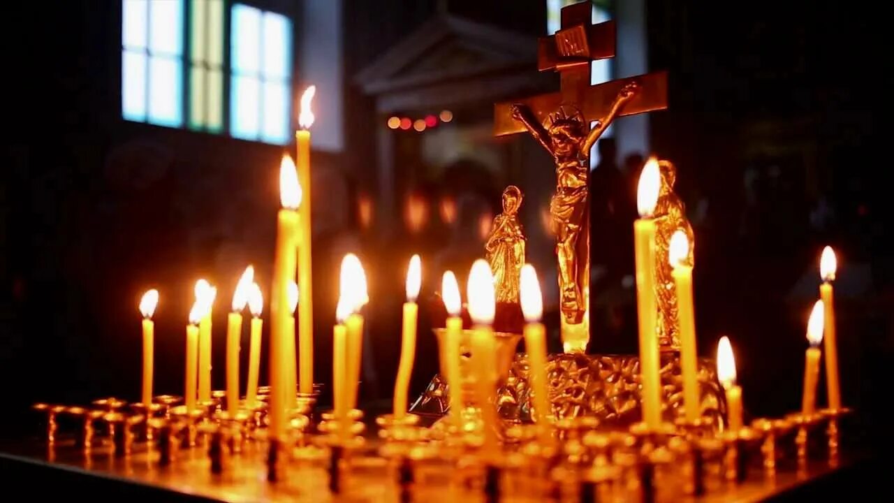 Поминальная служба в церкви. Радоница панихида храм. Вселенская панихида родительская. Заупокойная служба. Панихида в храме.