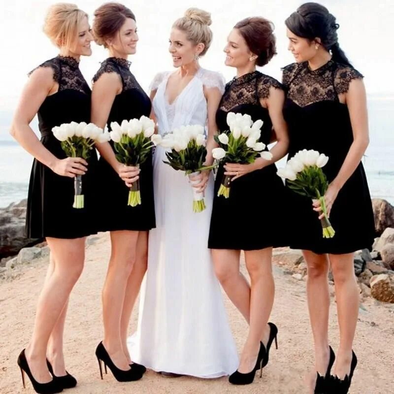 Можно ли надевать. Черное платье подружки невесты. Свидетельница в черном платье. Платья для подружек невесты короткие черные. Черное платье на свадьбу.