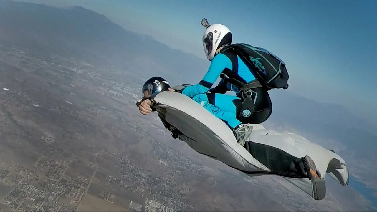 Wingsuit fly. Вингсьют родео. Вингсьют полет. Wingsuit родео. Вингсьют парашютный спорт.