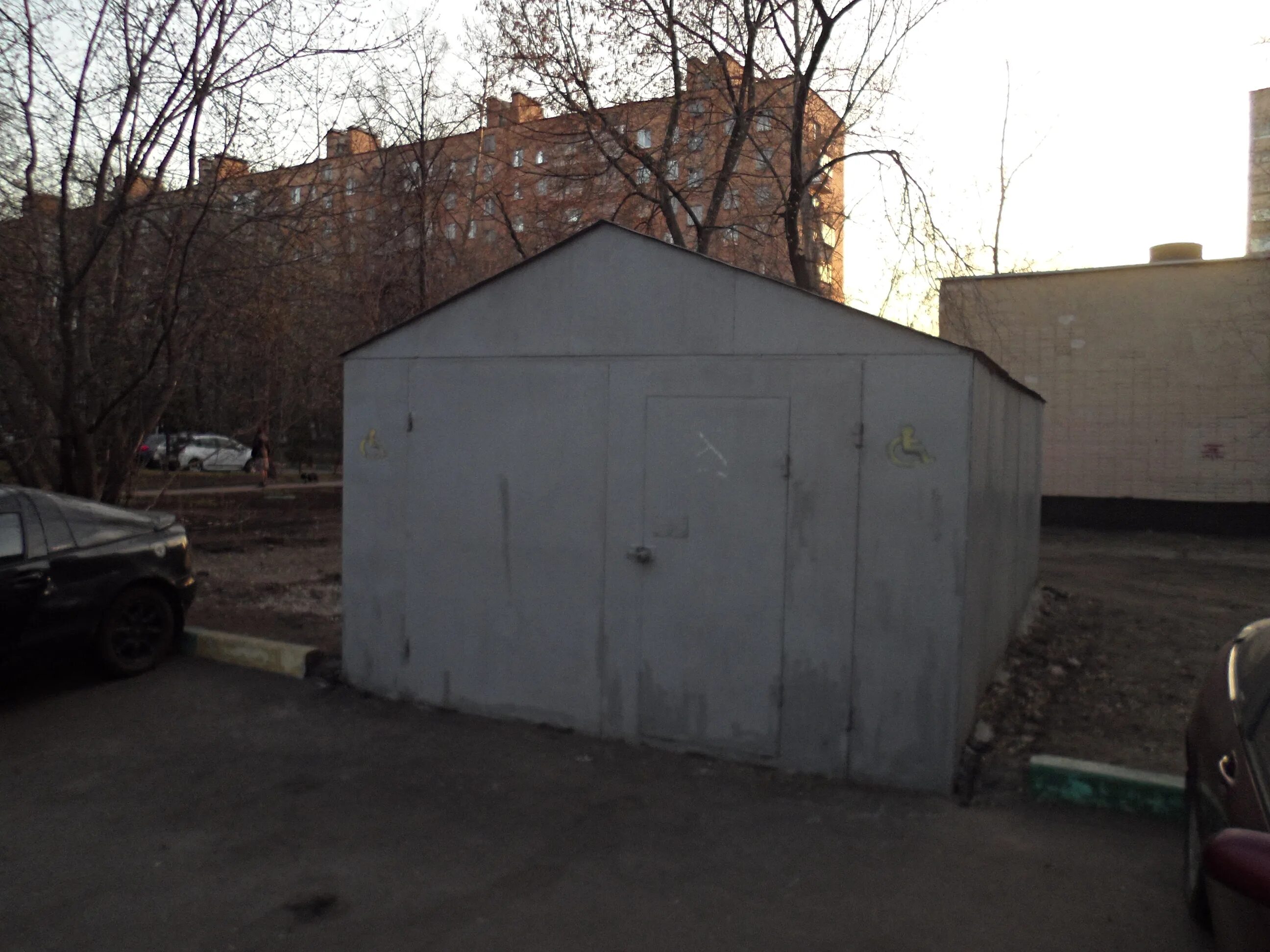 Гараж мечты. Гаражи в россии. Гараж старый. Российская и гаражная. Гараж советский.