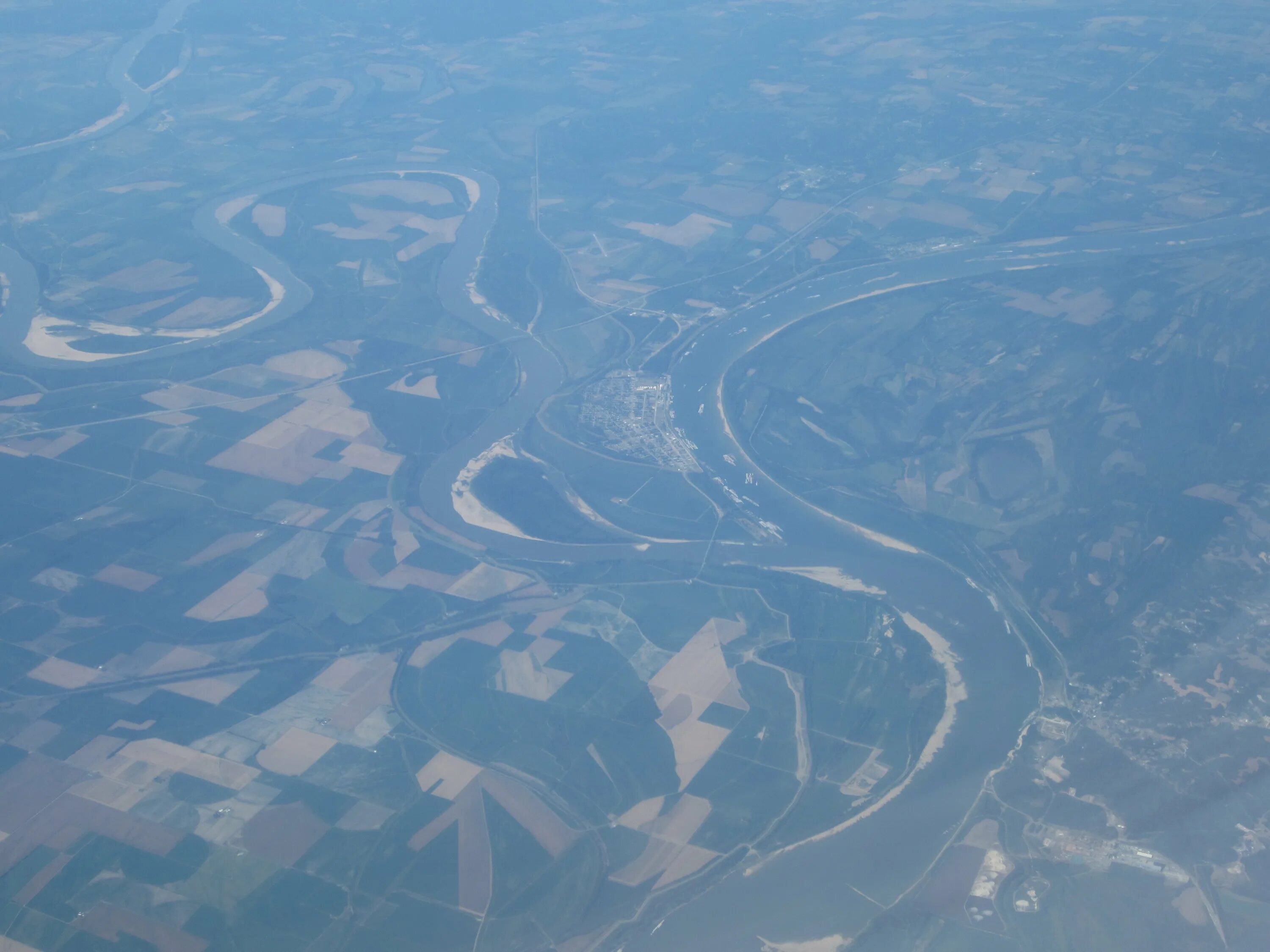 Огайо в какой океан. Устье реки Миссури. Устье реки Миссисипи. Миссисипи течение. Направление реки Миссисипи.