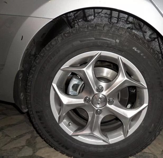 Шины зима хендай солярис. 195/65 r15 на солярис. hyundai solaris 195/65 r15. 195 65 15 солярис. резина 195 65 r15 hyundai solaris.