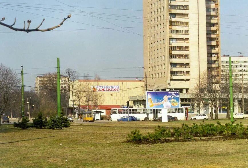 Питер площадь мужества. Мужества площадь метро 1990. Проспект мужества. 1. Проспект мужества.