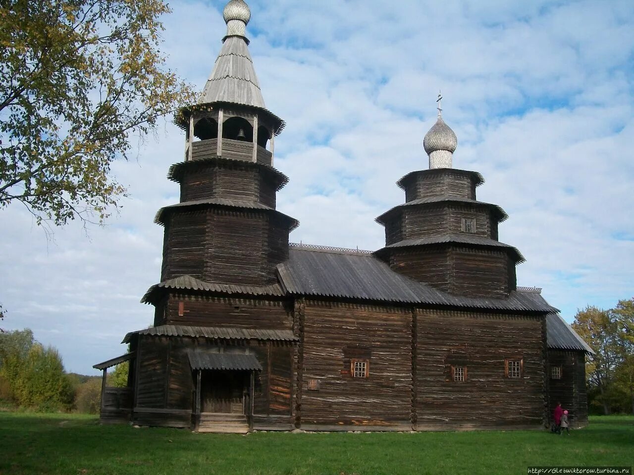 Музей народного деревянного зодчества витославлицы великий. Витославлицы Великий Новгород. Музей деревянного зодчества Витославлицы в Великом Новгороде. Великий Новгород музей Витославицы. Архитектурно-природный заповедник «Витославлицы».