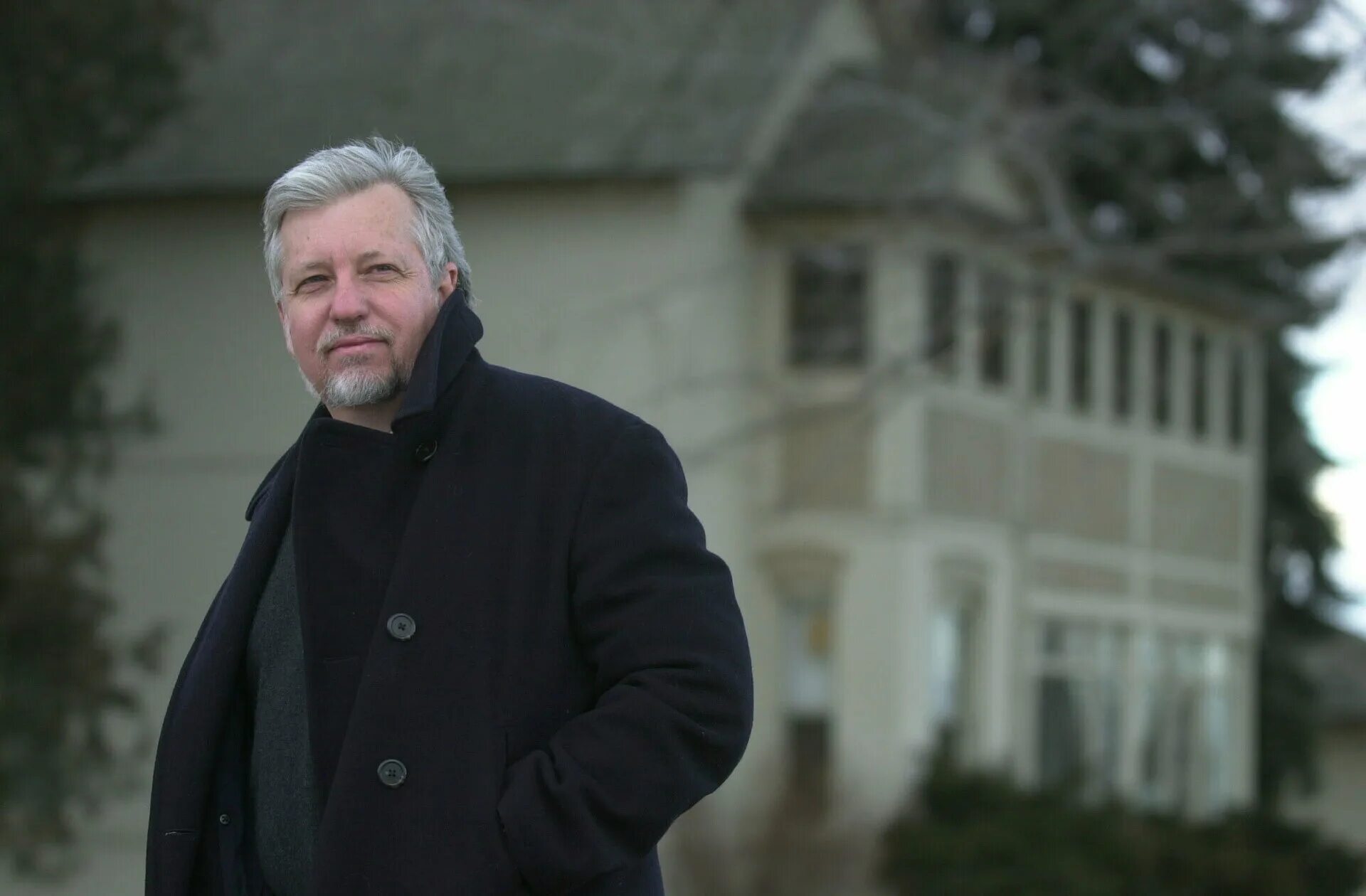 дэн симмонс фото. дэн симмонс. бен симмонс. дэн симмонс портрет. бен симмонс.