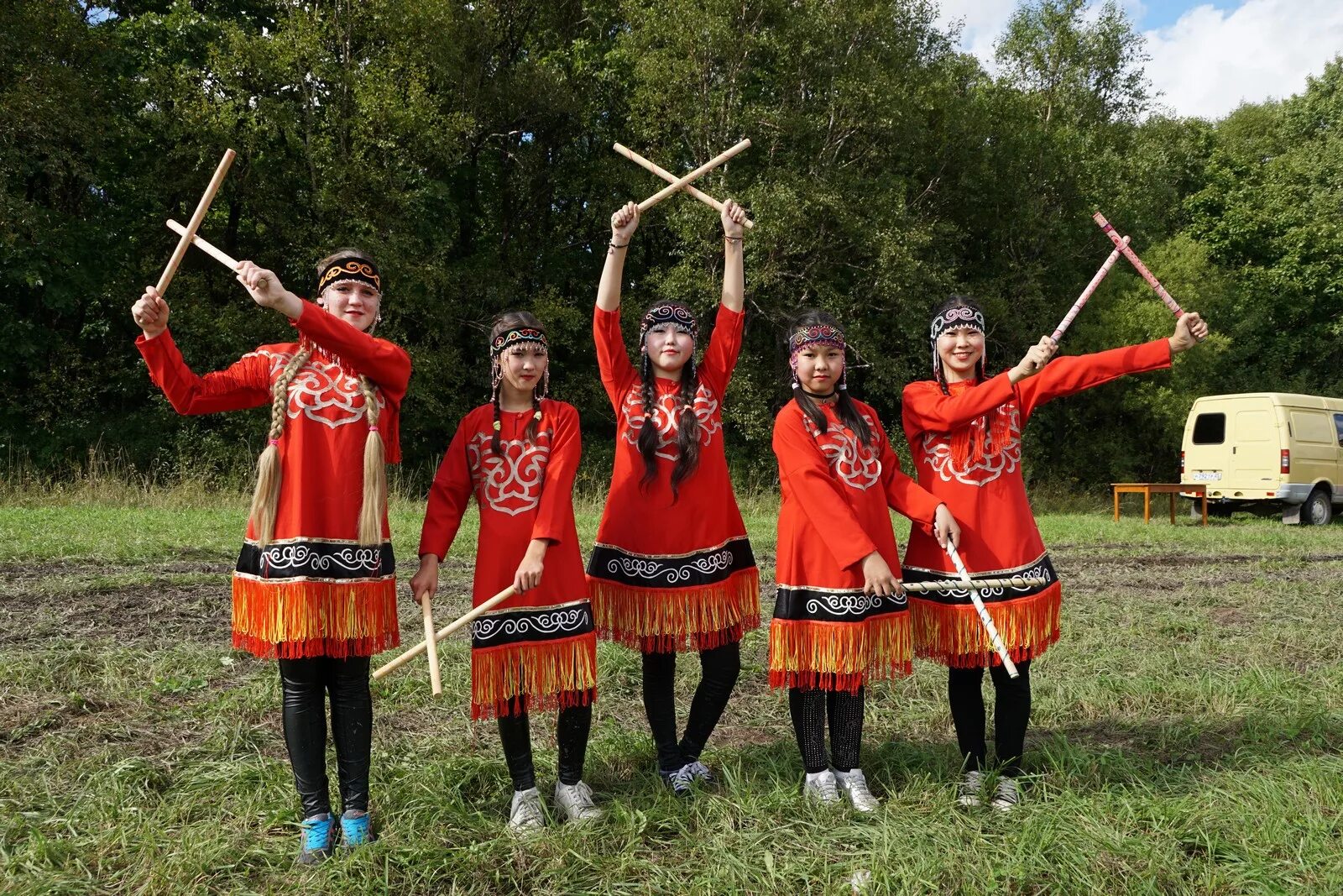 Виды общин коренных малочисленных народов. Красный Яр Приморский край Пожарский район. Удэгейцы красный Яр. Танцы удэгейцев. Культурный хоровод.