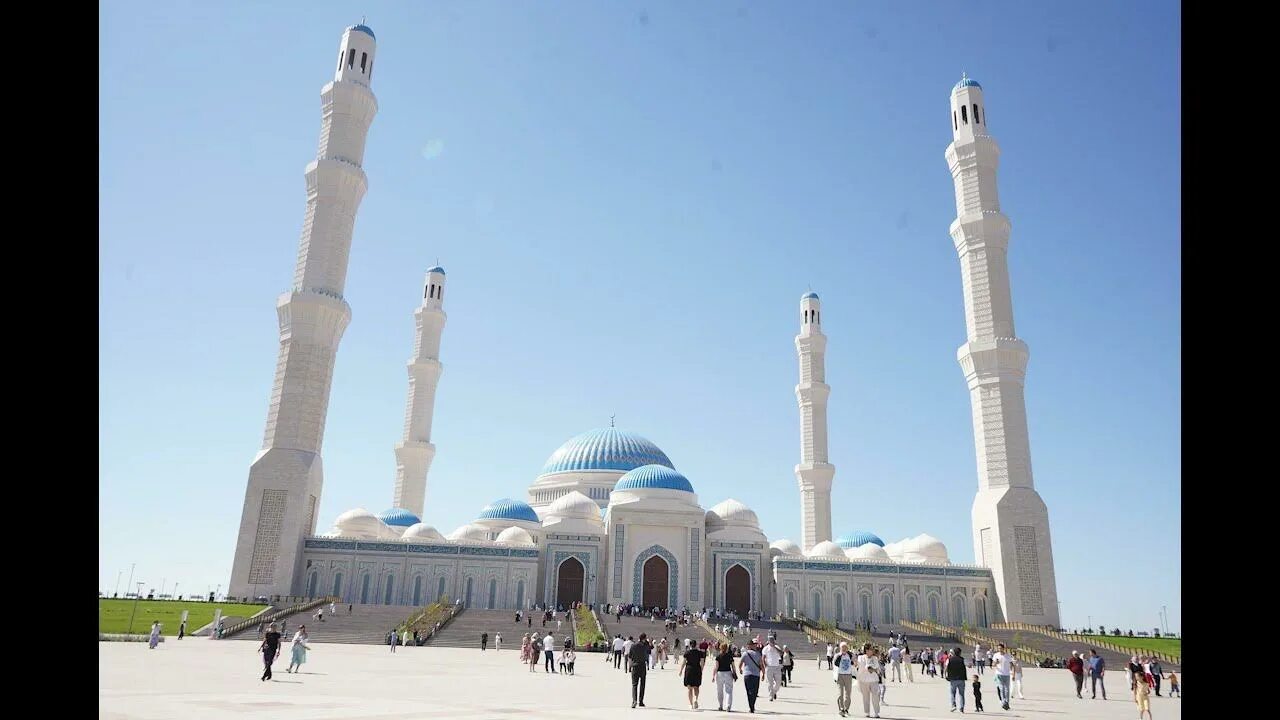 Астана самая большая мечеть. Центральная мечеть Нур-Астана. Масджид АН Нур. Республиканская мечеть Астана.