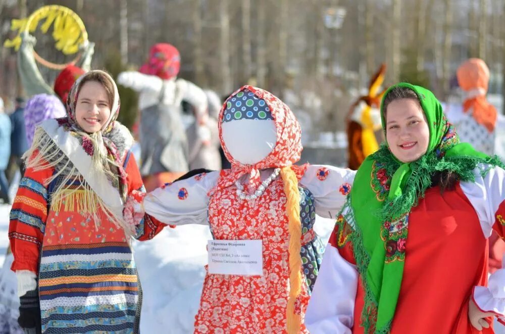 Масленица в ростове великом. Масленица Берендей Переславль Залесский. Переславль-Залесский Масленица. Масленица в доме Берендея Переславль. Дом Берендея Переславль-Залесский Масленица.