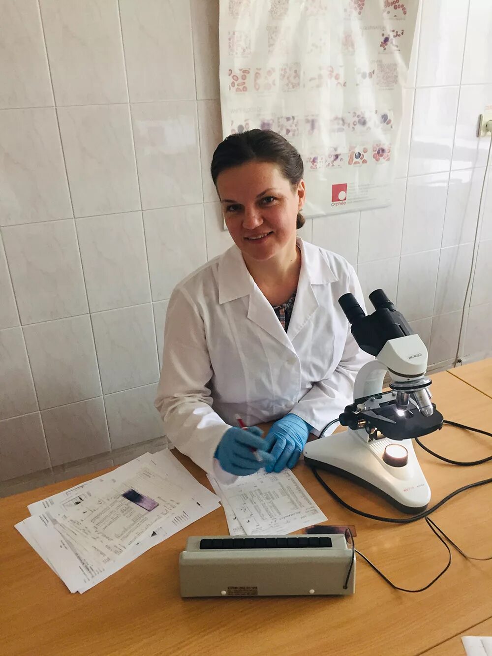 Фельдшер лаборант спб. Патологоанатомический лаборант. Фельдшер лаборант. Лаборант патологоанатомического отделения образование. Лаборант фельдшер лаборант.