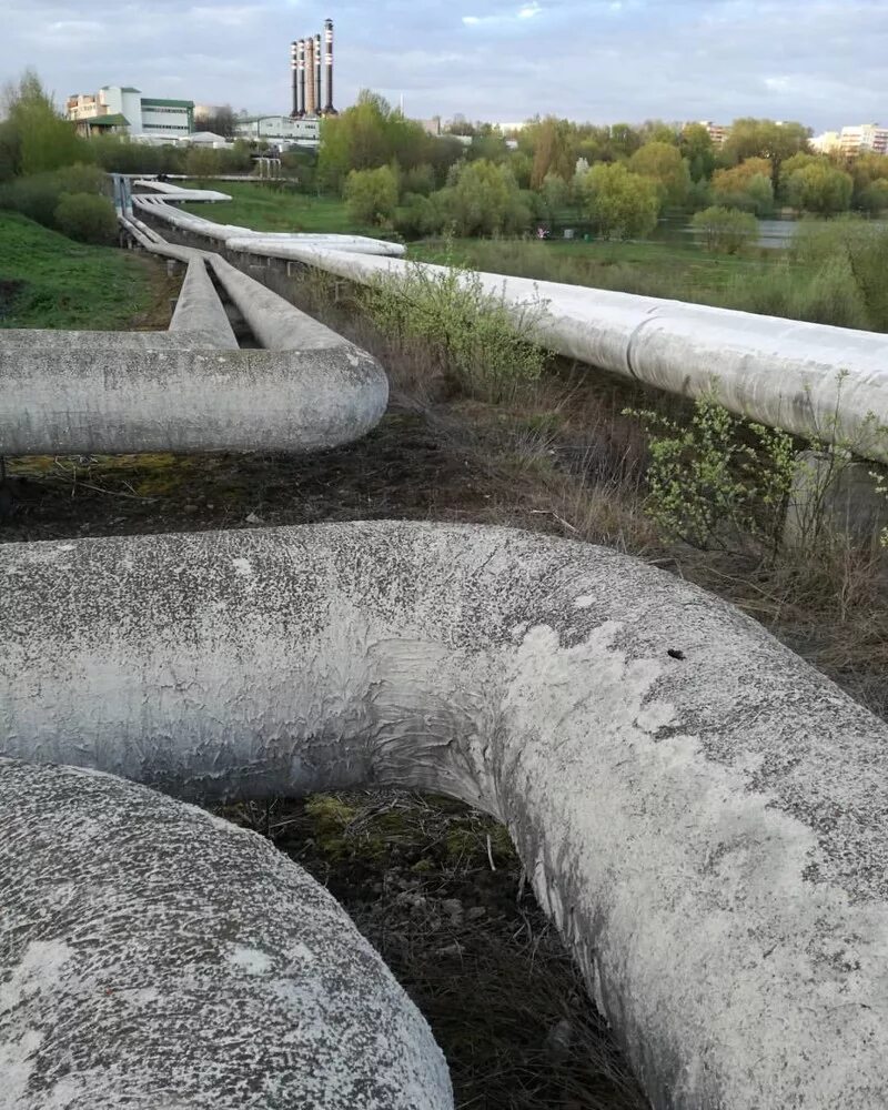 Теплотрасса. Теплотрасса россия. теплотрасса с стекловатой. теплотрасса снимки.