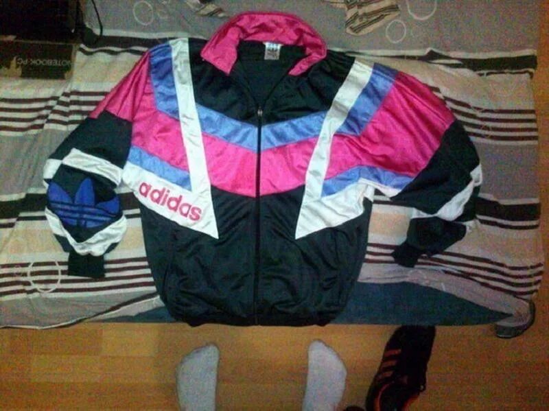 алисса милано в 90х годах. мода 90-х годов джинсы. Depeche mode 80-е. свитера 90-х годов женские. джемпер бойс из 90х.