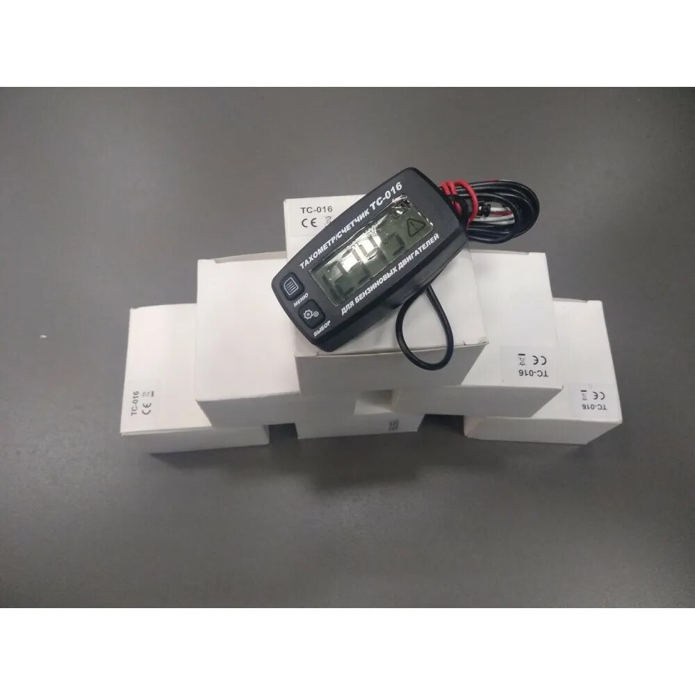 Моточасы тахометр тс013. Судовой цифровой тахометр. Тс тахометры. Дигитальный термометр мт1621. Тс тахометры.