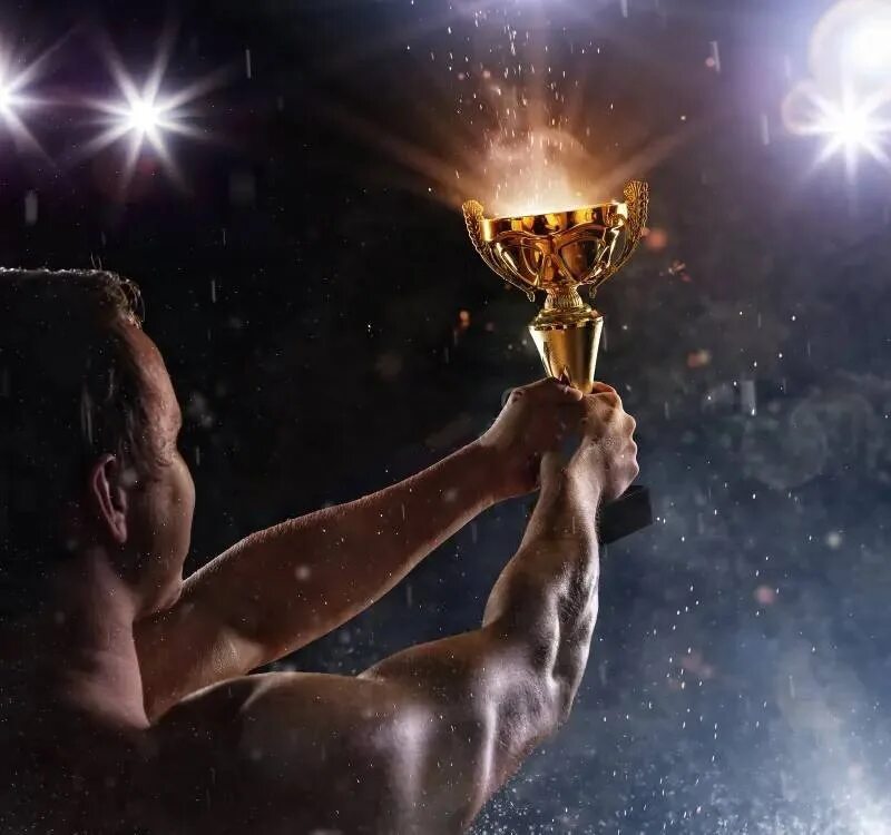 каждый трофей победа. картинка победа уровня. спартак москва чемпион россии 2017. мужчина с кубком. зидан реал 2017.