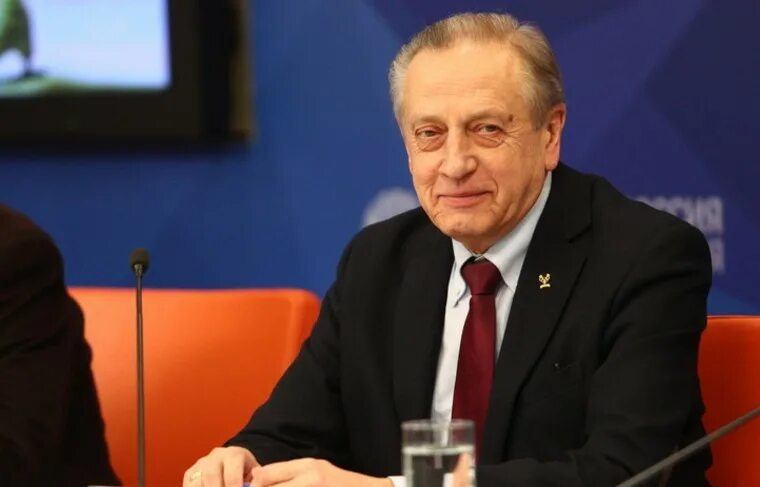 Международный союз конькобежцев выразил соболезнования в связи со смертью главы 