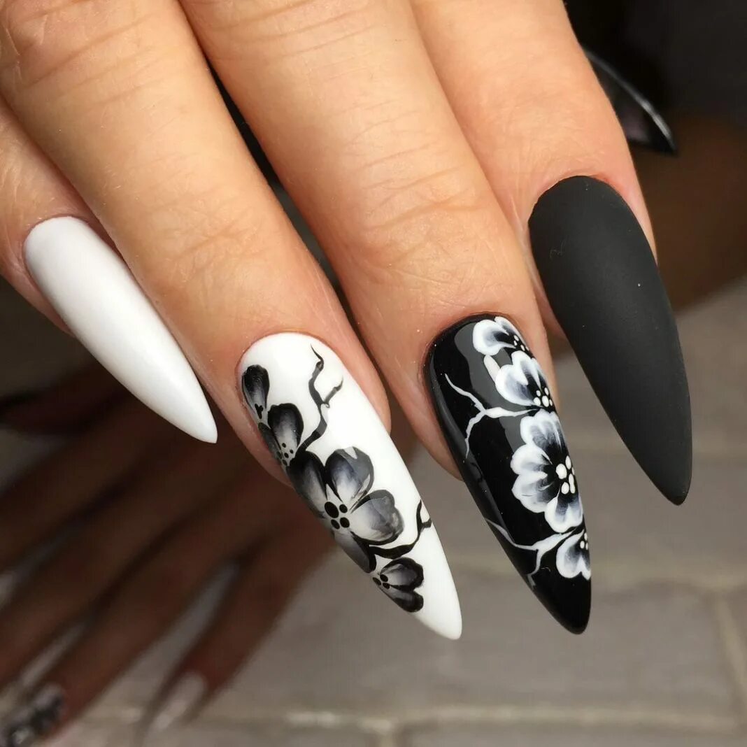 Черные белые ногти длинные. Красивые ногти. Дизайн ногтей. Шикарные ногти. Длинные ногти.