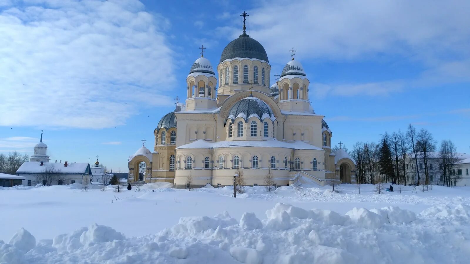 Храм в Верхотурье Свердловской области. Верхотурский Николаевский монастырь. Верхотурский храм Верхотурье. Свято-Николаевский мужской монастырь в Верхотурье.