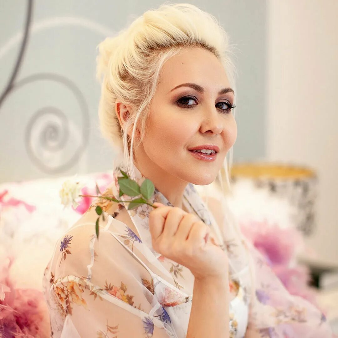 василиса володина 2021. астролог блондинка. василиса володина знак зодиака. давай поженимся ведущая василиса володина. василиса володина.