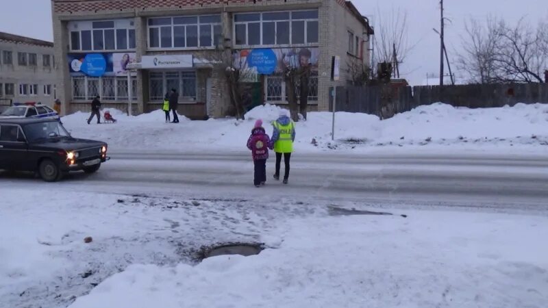 Гибдд кузбасса кемерово. Машина гаишников. Дпс деревня. Стационарный пост дпс гибдд. Злой гаишник.