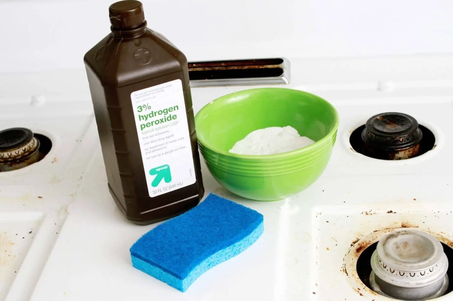 Сода перекись и моющее средство. Сода перекись и моющее средство. Перекись водорода и нашатырь. Перекись чистящее средство. Раствор с 0,5 % перекисью водорода.