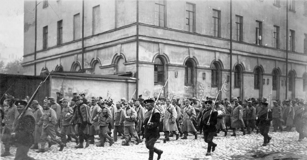 Пленные австрийцы 1916 год. Пленные австрийцы первой мировой войны. Немцы на Петроград в 1916.