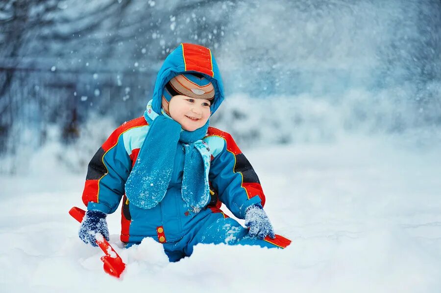 Зимний мальчик 3. Дети зимой. Мальчик зима. Детская фотосессия зимой. Мальчик зимой.