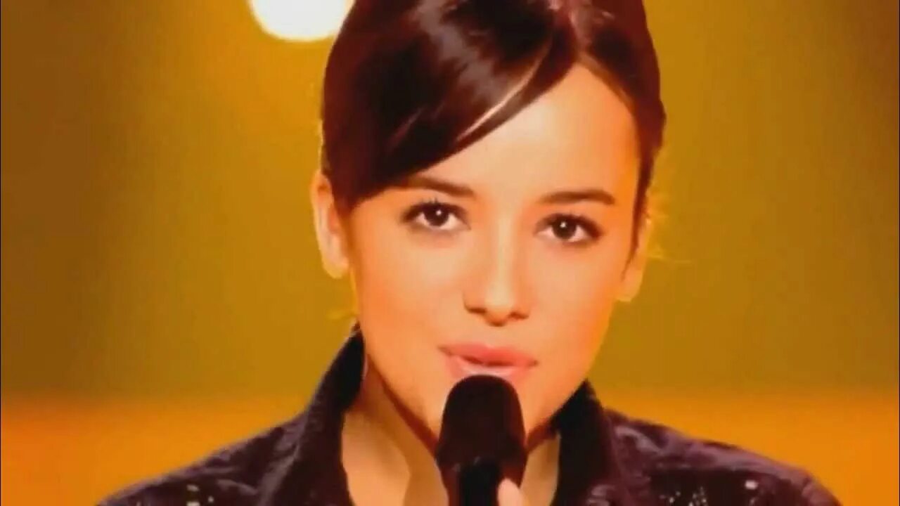 Alizee Бонита. Ализе ла Исла Бонита. Alizee la Isla Bonita обложка. Ализе песня Бонита.