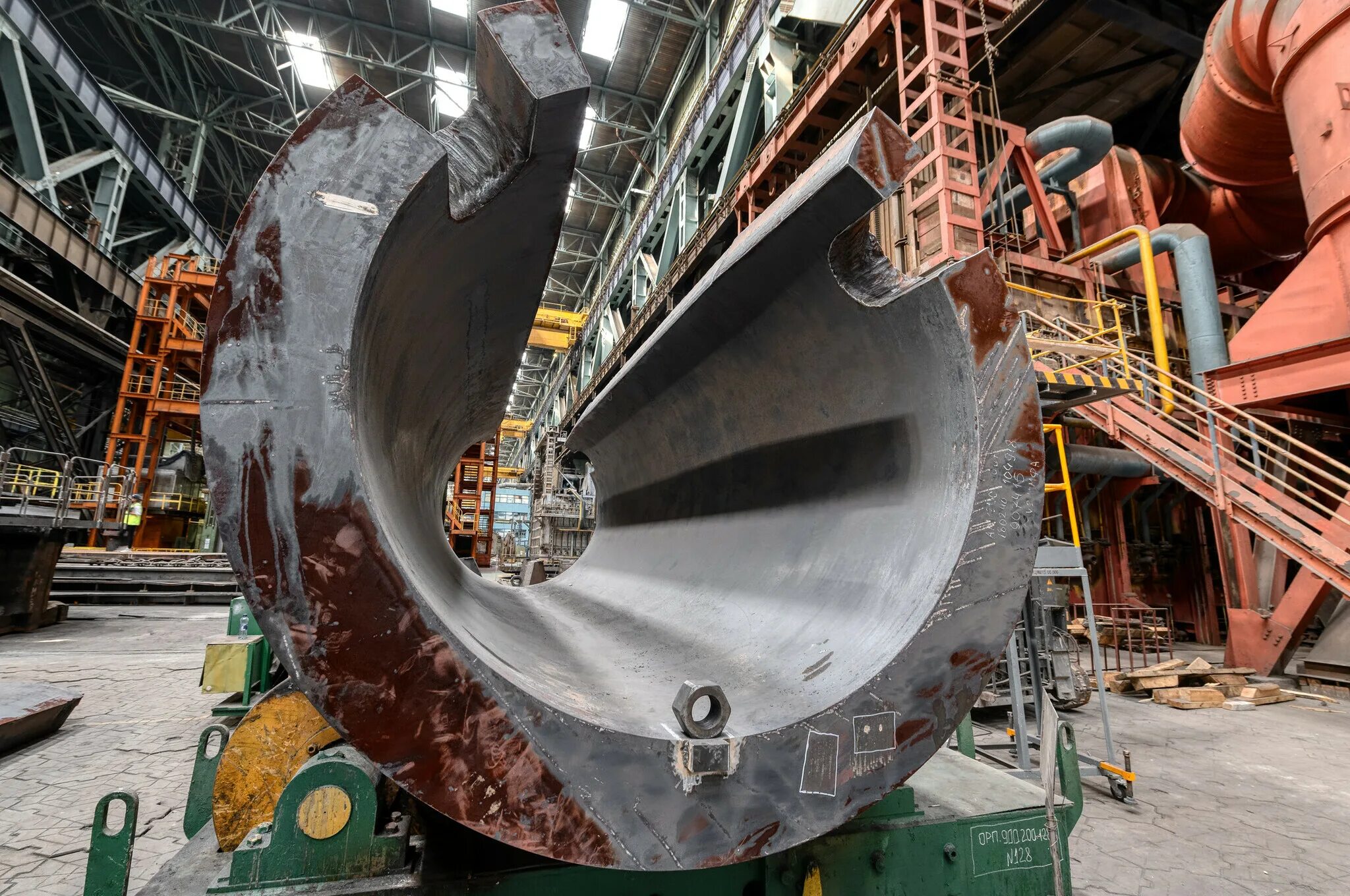 Атоммаш. Пресс 15000 тонн атоммаш. Аэс руппур бангладеш. Ефремовский завод атоммаш. Транспортировка атомного реактора из атоммаша.