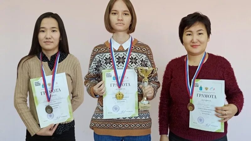 Определились победители. Чкаловская лестница нижний новгород забег. Легкоатлетическая эстафета на приз газеты менделеевец. Легкая атлетика алтайский край. Определились победители.