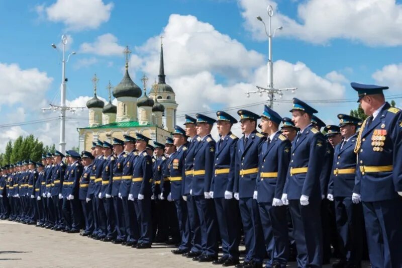 Военно воздушная академия г воронеж. ВУНЦ ВВС ВВА Воронеж. Выпуск ВУНЦ ВВС ВВА. Курсанты ВУНЦ ВВС ВВА. ВУНЦ ВВС ВВА парад 2022.