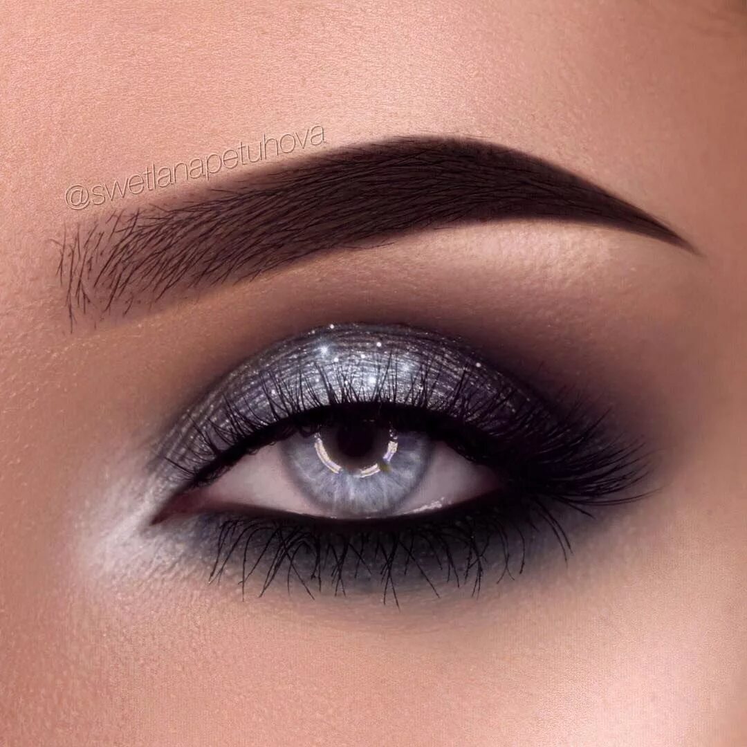 Смоки серыми тенями. Макияж серые смоки. Макияж серые смоки. Макияж серые смоки. Смоки айс лайт макияж.
