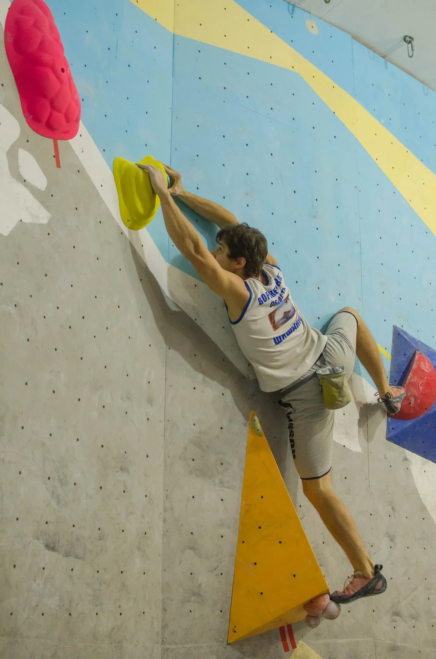 Скалолазание воронеж работница. Скалодром работница. Улица ленина скалодром воронеж. Скалодром воронеж работница цены. Ленина 73 воронеж скалодром.