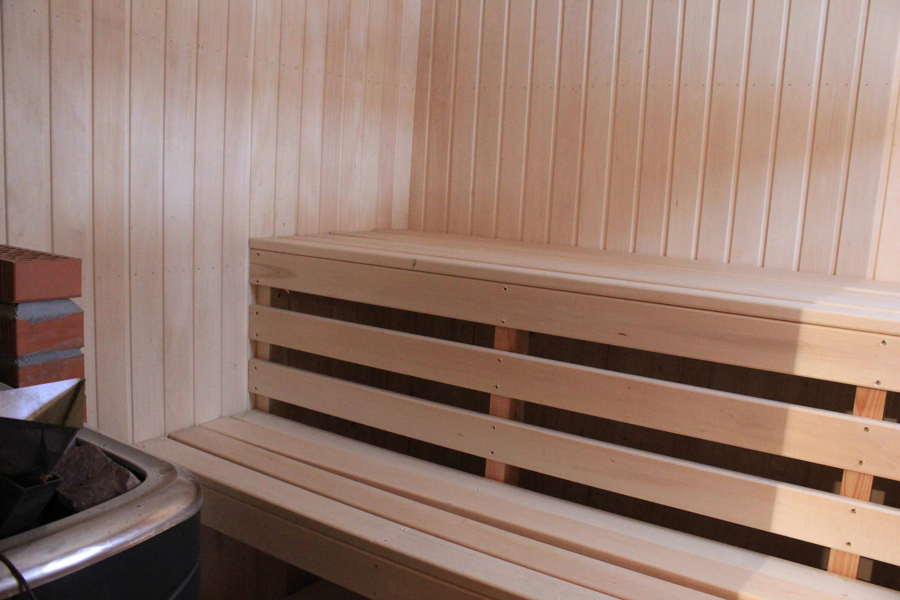 Обшивка парилки вагонкой. Отделка парилки вагонкой. Титова 184/1 новосибирск сауна. Парилка 1800х1800. Баня отделка вагонкой внутри парилки.