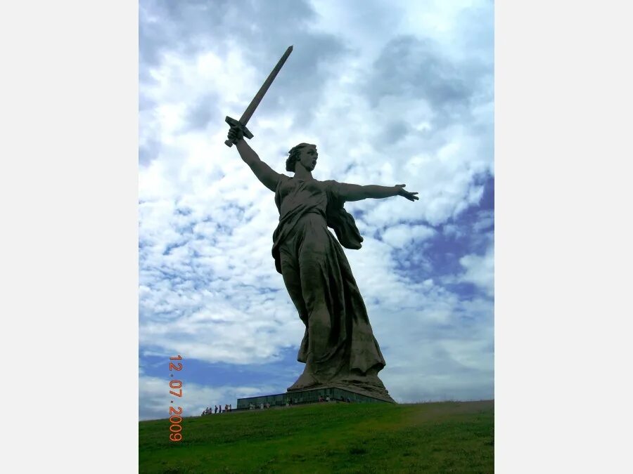 Монумент Родина мать в Волгограде. Родина мать зовет Волгоград. Памятник Родина мать в Волгограде. Рука родины мать