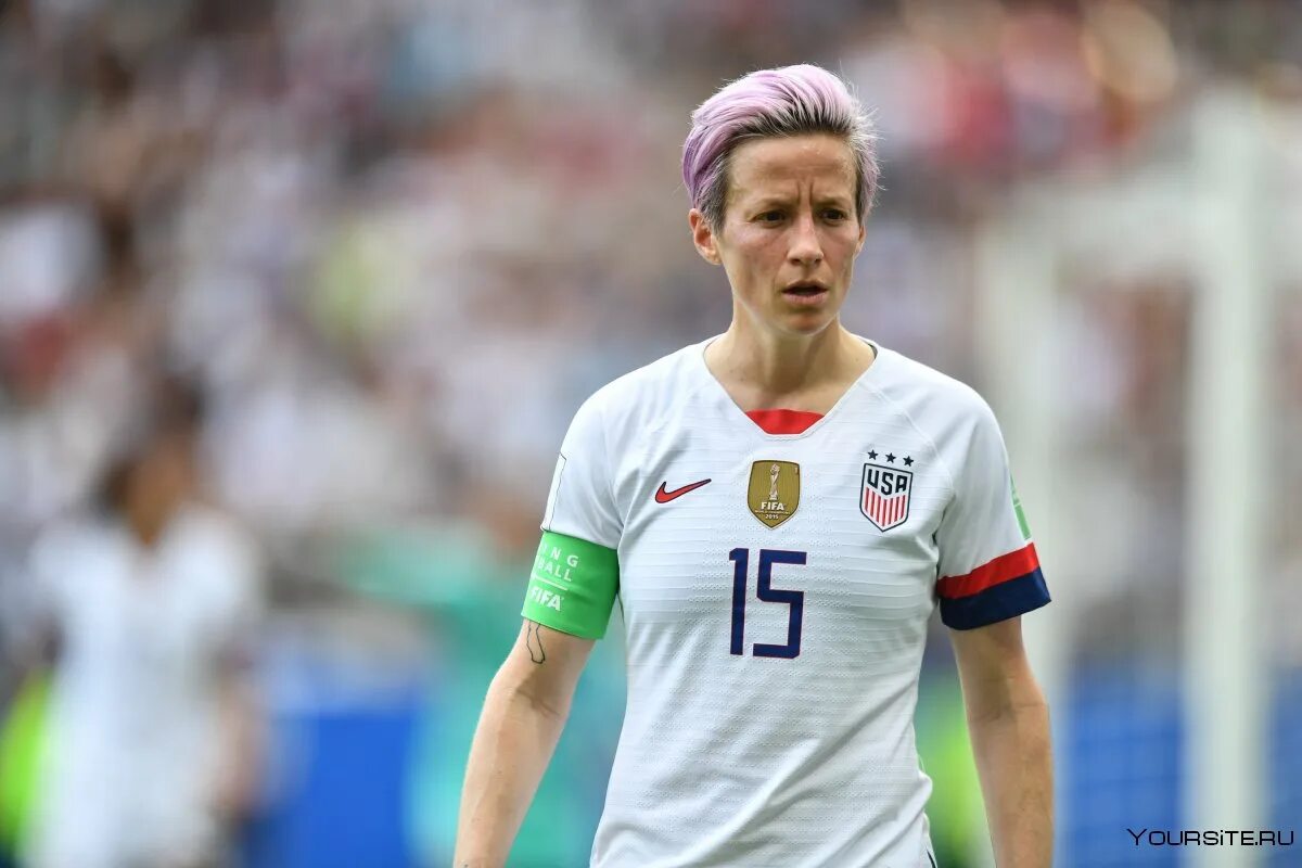 Pickett футболистка. Rapinoe футболистка. Меган рапино. Меган рапино футболистки США. Киран Уолш футболистка.