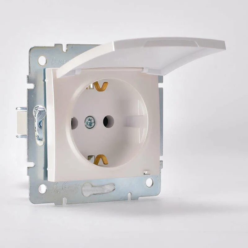 Розетка lezard karina. Розетка с заземлением schneider electric atlasdesign 16а. Simon 15 розетка. Лезард розетка с usb. Механизм розетки 1 м.