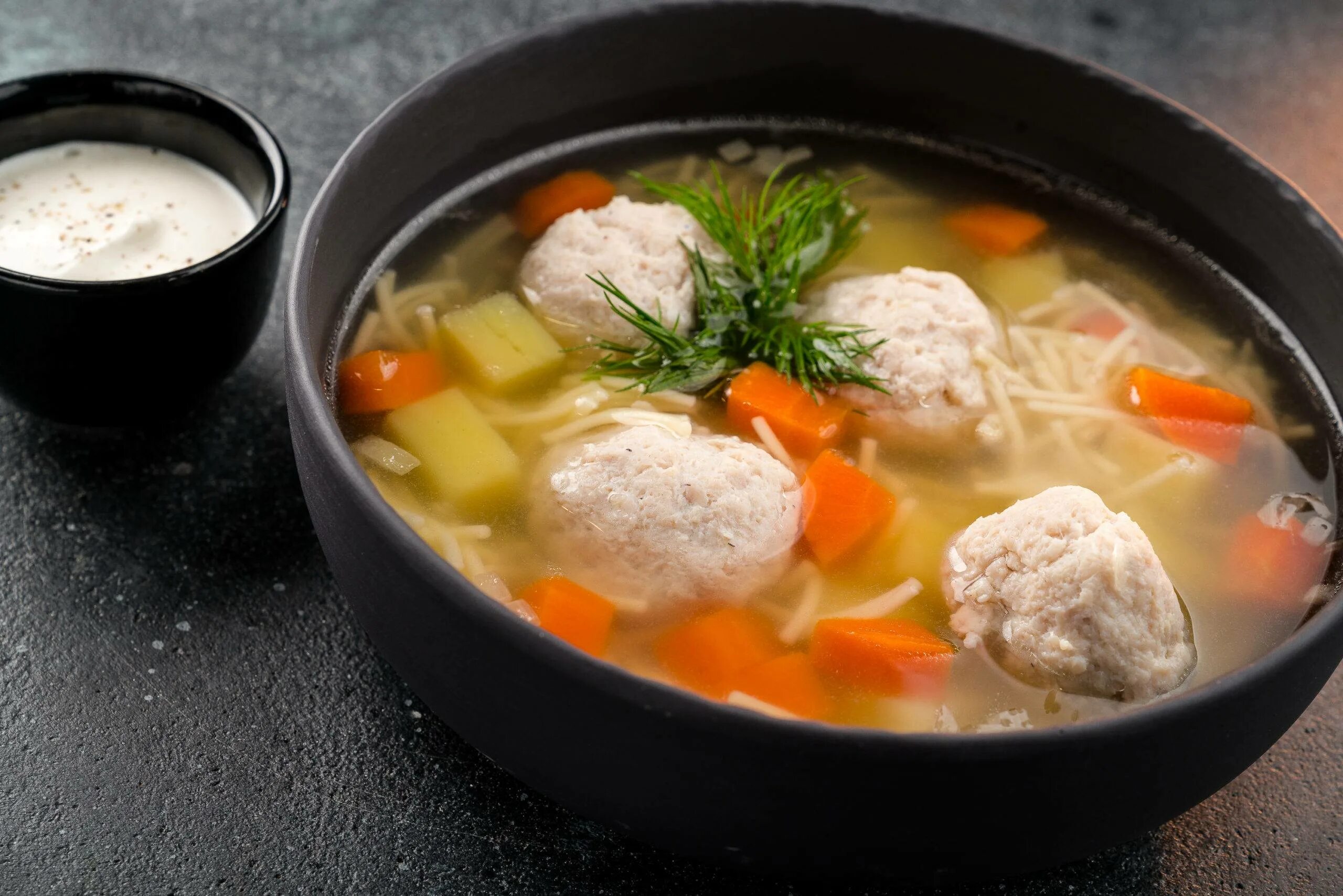 Суп из домашнего фарша. Суп с фрикадельками. Для супа. Суп с куриными фрикадельками. Фрикадельки для супа.