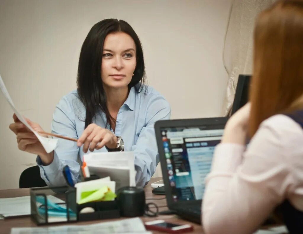 4 loan. Офис микрозаймов. Business loan. Пара с деньгами. Loan4k.