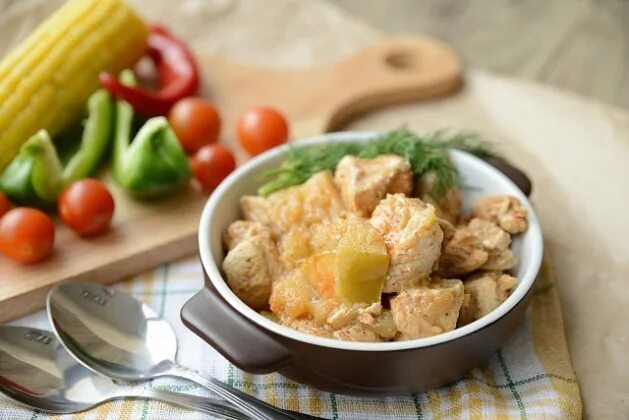 куриная грудка на пару с брокколи. фарш на пару в мультиварке. индейка в пароварке. филе индейки на пару. куриная грудка с брокколи.