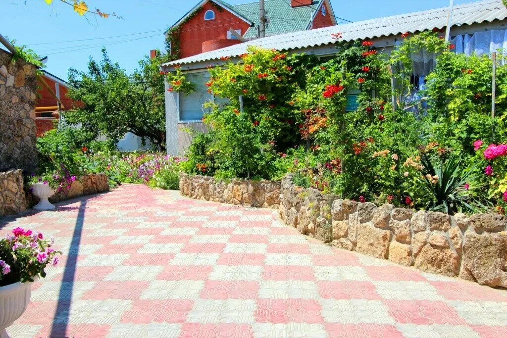 гурзуф частный сектор. снять жилье в крыму от хозяина. крым малореченское жилье у моря. снять жилье в крыму от хозяина. алушта малореченское подгорная улица.