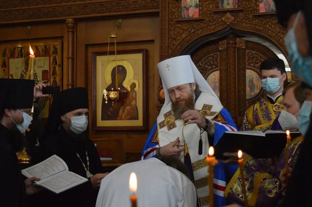 Священный обет. Митрополит Агафангел постриг в монашество. Пострижение Василия Шуйского в монахи.