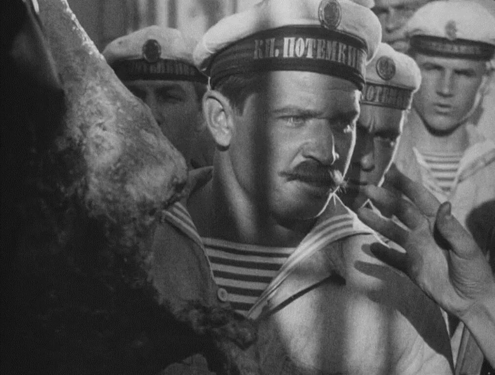 Сергей михайлович эйзенштейн броненосец потемкин. Сергей эйзенштейн броненосец потемкин. Броненосец потемкин эйзенштейн. Броненосец потемкин 1925. Броненосец потемкин фильм 1925 кадры.