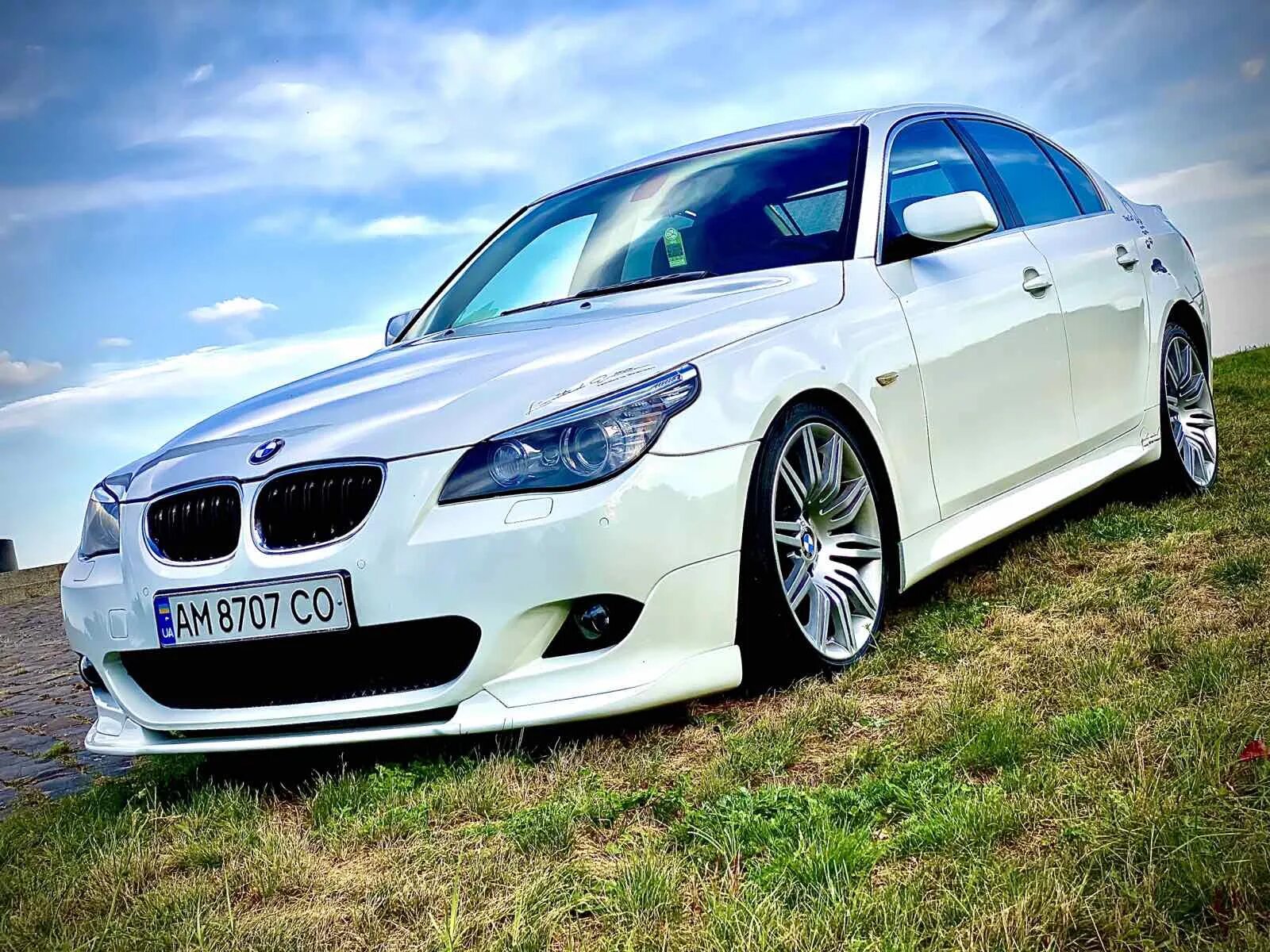 M 60 bmw. БМВ е60 м. БМВ е60 м пакет. BMW e60 m пакет. БМВ м5 е60.