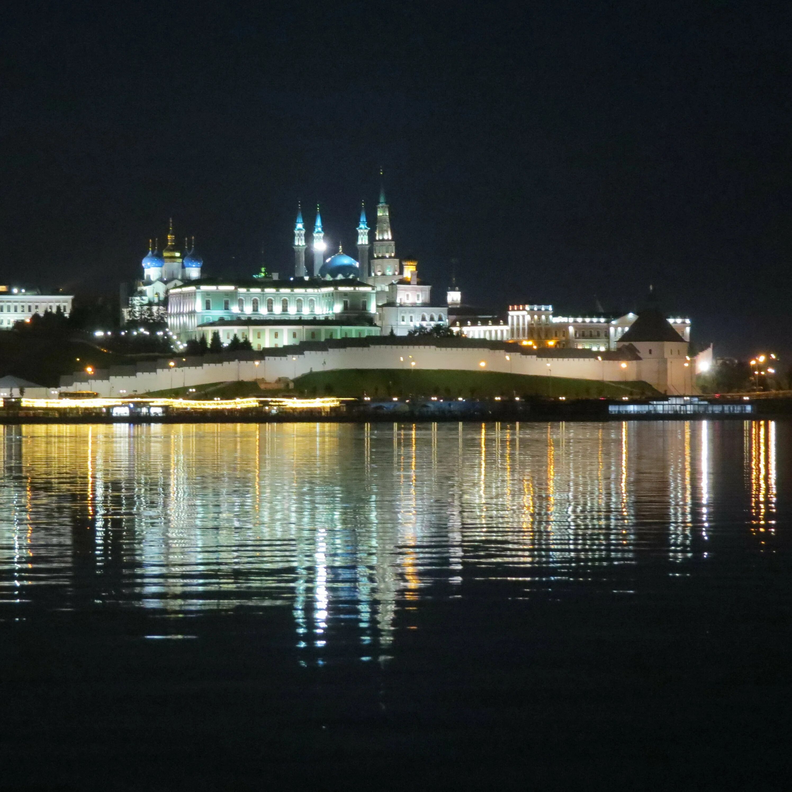 Сегодня в татарстане какой. Природа Татарстана Казань. Природа , Республика Татарстан (Татарстан). Казань достопримечательности река. Кремль Казань красота.