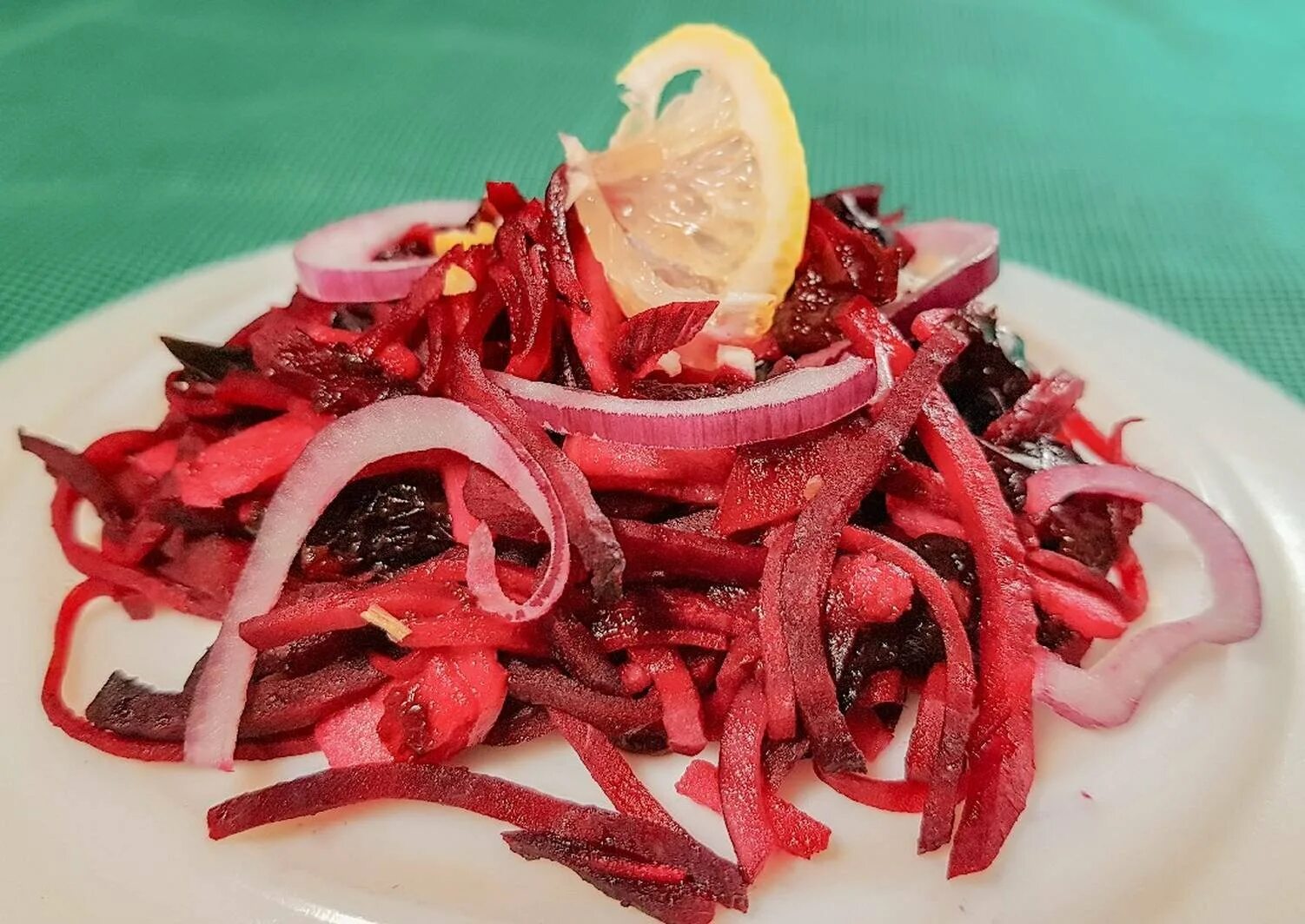 Огурцы свекла и чеснок