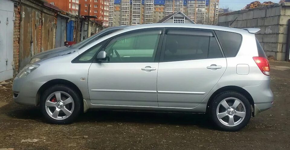 Тойота королла спасио 1998 на 17 литье. Спасио 17 колеса. Диски королла спасио. Тойота спасио. Toyota corolla spacio на r17.