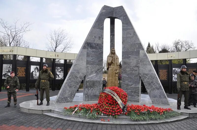 Памятник геноциду советского народа. Мемориал жертвам геноцида. Мемориал жертвам геноцида советского народа. Памятник жертвам геноцида. Памятник жертвам геноцида в Белоруси.