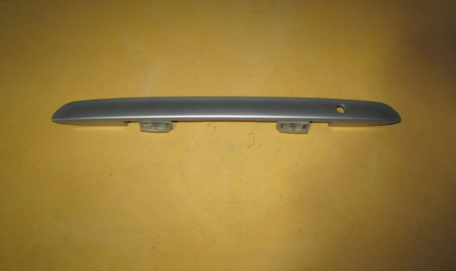 Тойота королла 120 кузов молдинг крышки багажника. Молдинг крышки багажника toyota corolla. Молдинг крышки багажника тойота королла 150 кузов. Молдинг крышки багажника королла. Тойота королла е150 молдинг крышки багажника.