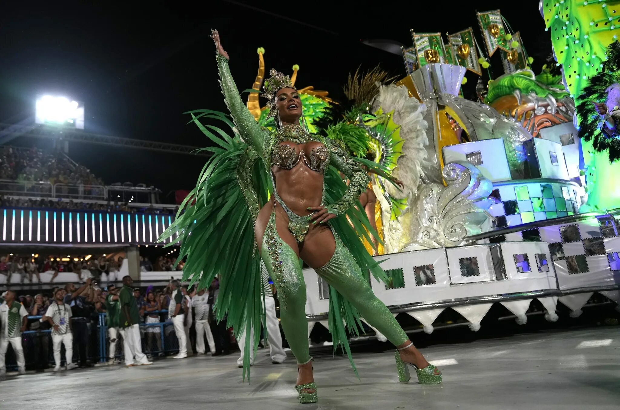 Карнавал в Рио-де-Жанейро Рио-де-Жанейро Бразилия. Карнавал в Рио-де-Жанейро 2023. Бразилия фестиваль Рио де Жанейро.
