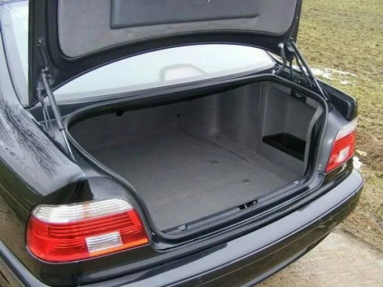 Bmw e34 багажник. Багажник бмв е38. Багажник бмв е39 седан. Бмв е39 универсал багажник. Бмв е38 750 багажник.